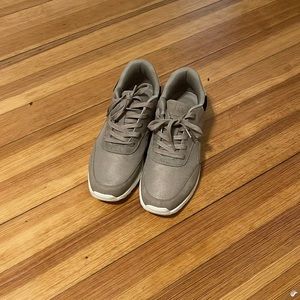 Size 10 Kenneth’s Cole reaction shoes